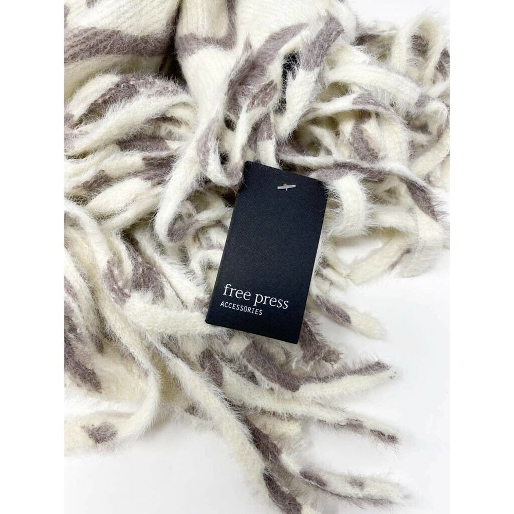 Free Press Leopard Printed Fringe Scarf‎ One Size Ivory Combo New with Tags - Picture 4 of 6